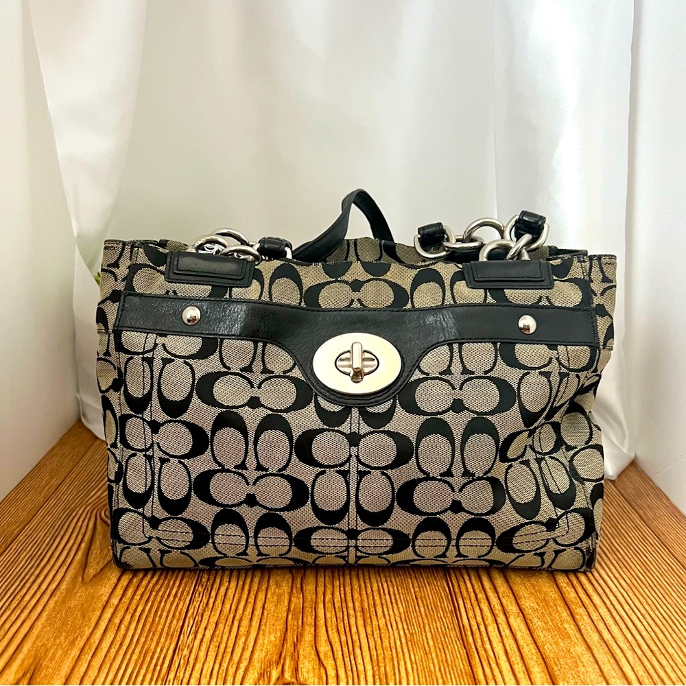 GUC Coach Signature Canvas Shoulder Satchel
